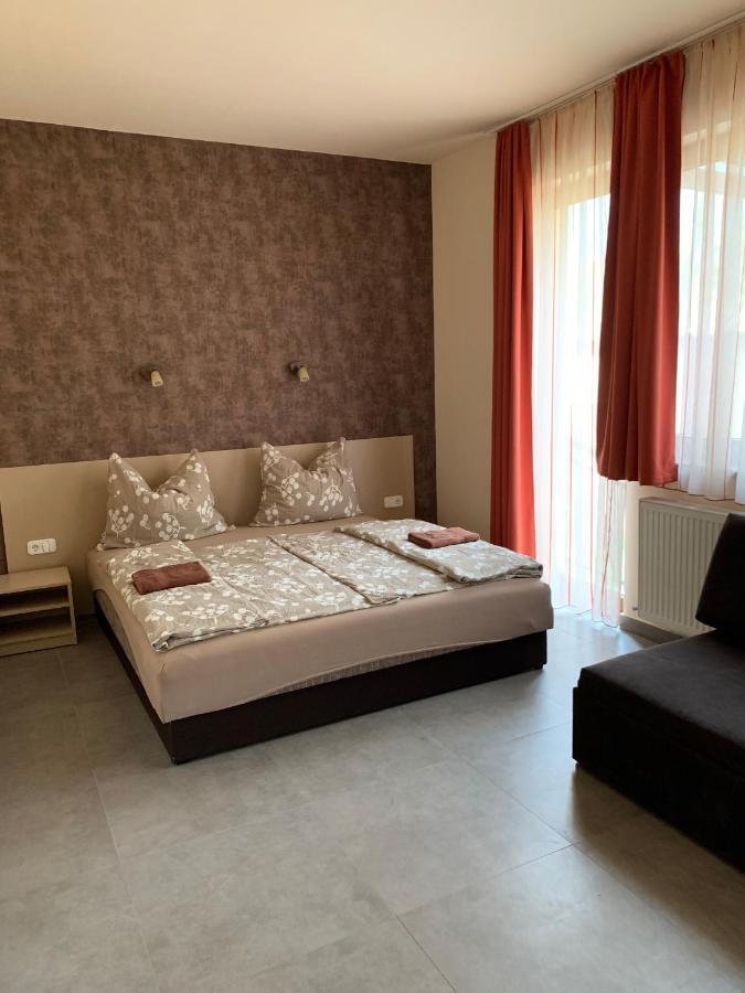 Balaton Apartmanhaz Siófok Eksteriør bilde